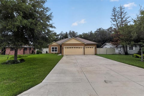 27728 Lisa Drive, Tavares, FL 32778
