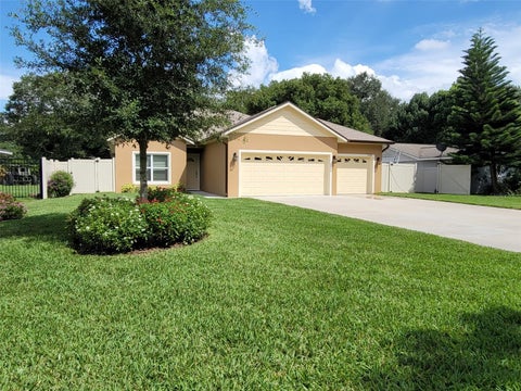 27728 Lisa Drive, Tavares, FL 32778