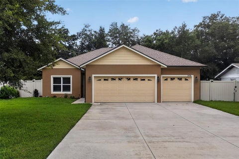27728 Lisa Drive, Tavares, FL 32778
