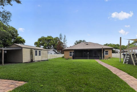 27728 Lisa Drive, Tavares, FL 32778