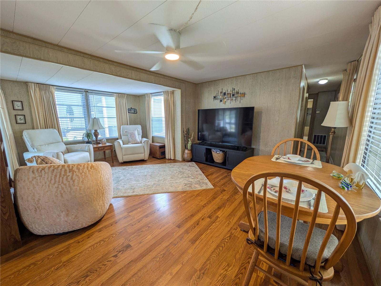 OAKWOOD MANOR - Residential