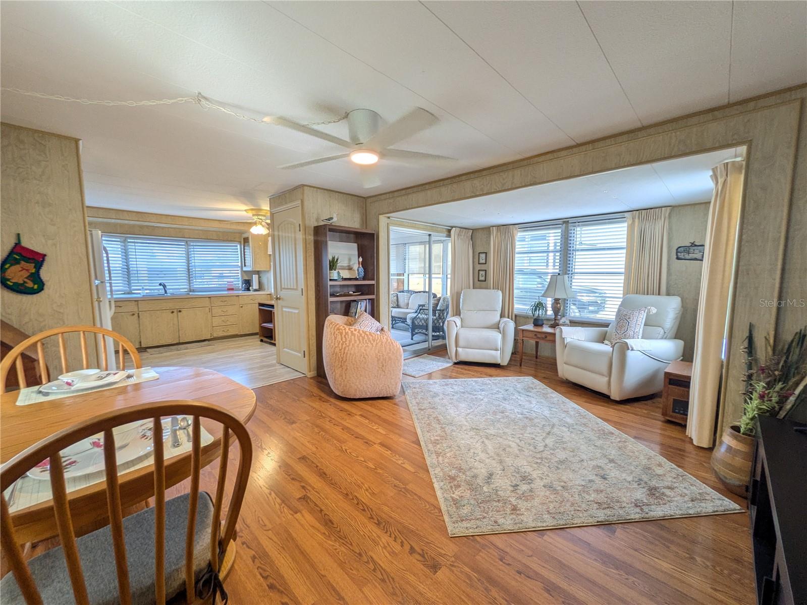 OAKWOOD MANOR - Residential