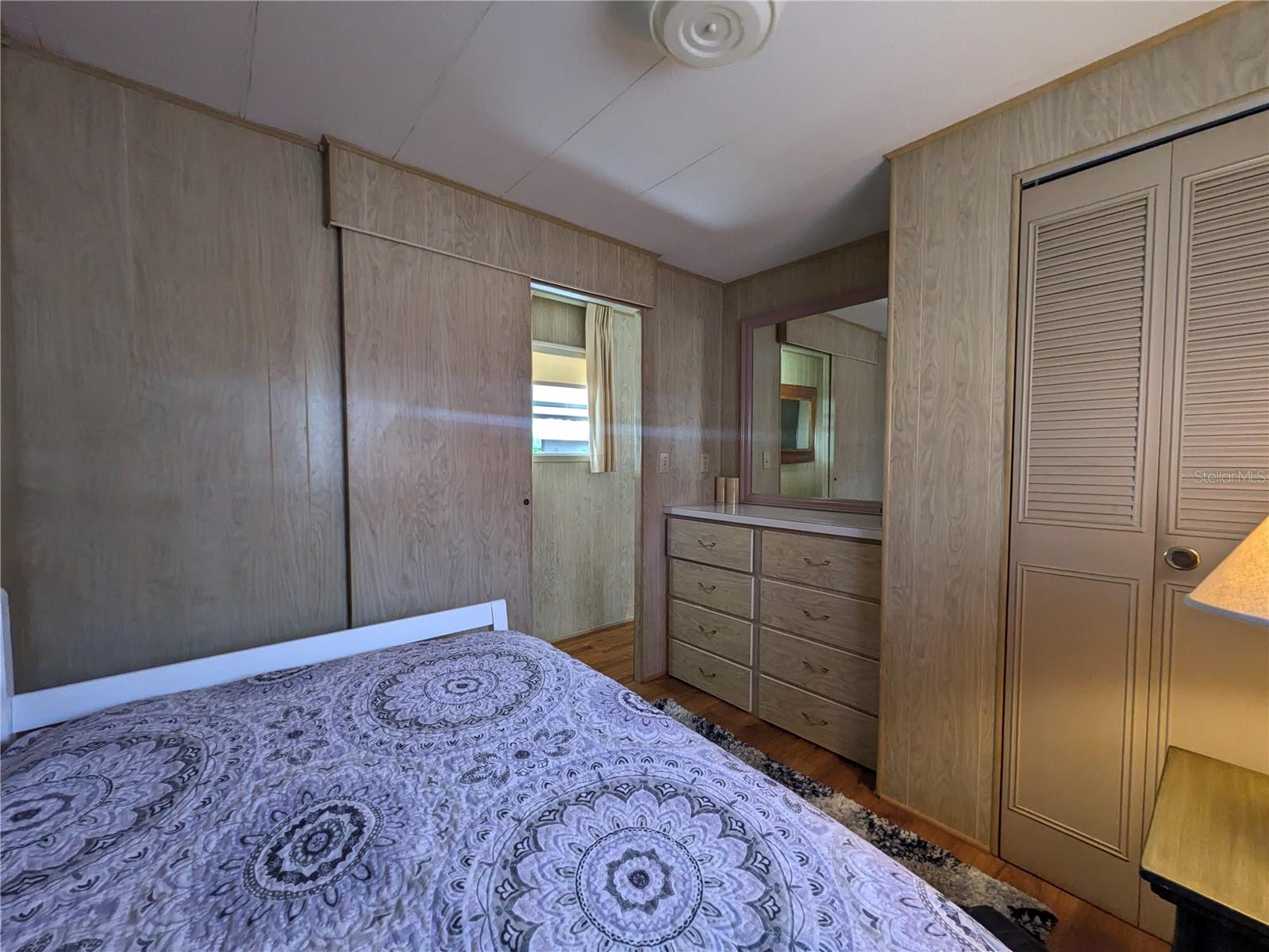 OAKWOOD MANOR - Residential