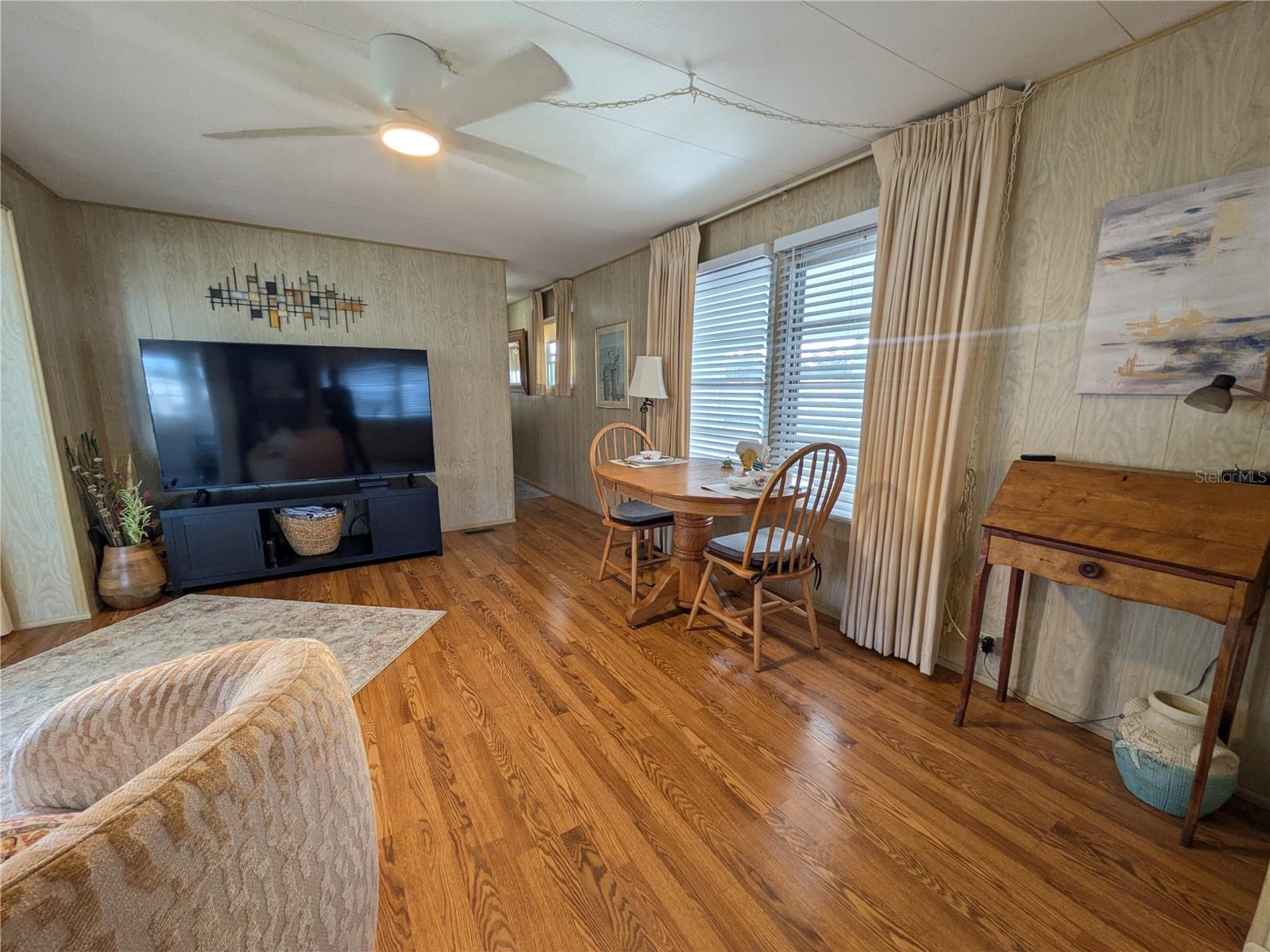 OAKWOOD MANOR - Residential