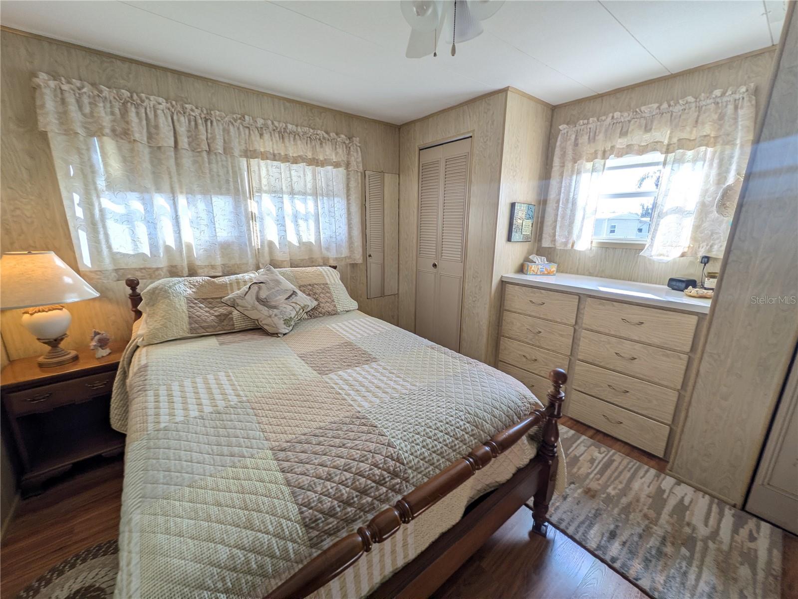 OAKWOOD MANOR - Residential