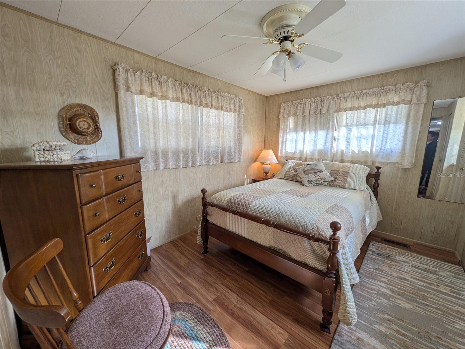 OAKWOOD MANOR - Residential