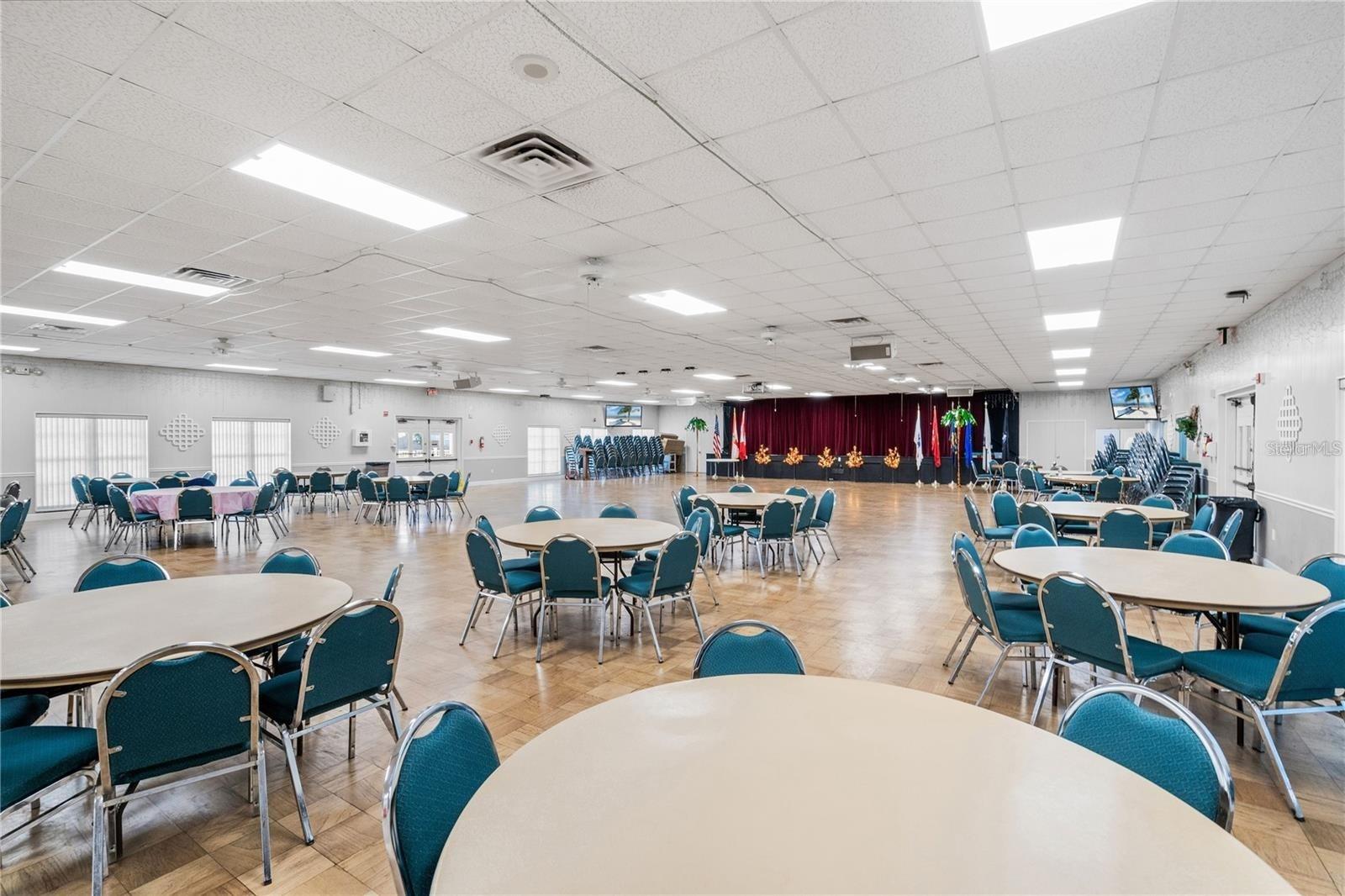 OAKWOOD MANOR - Residential