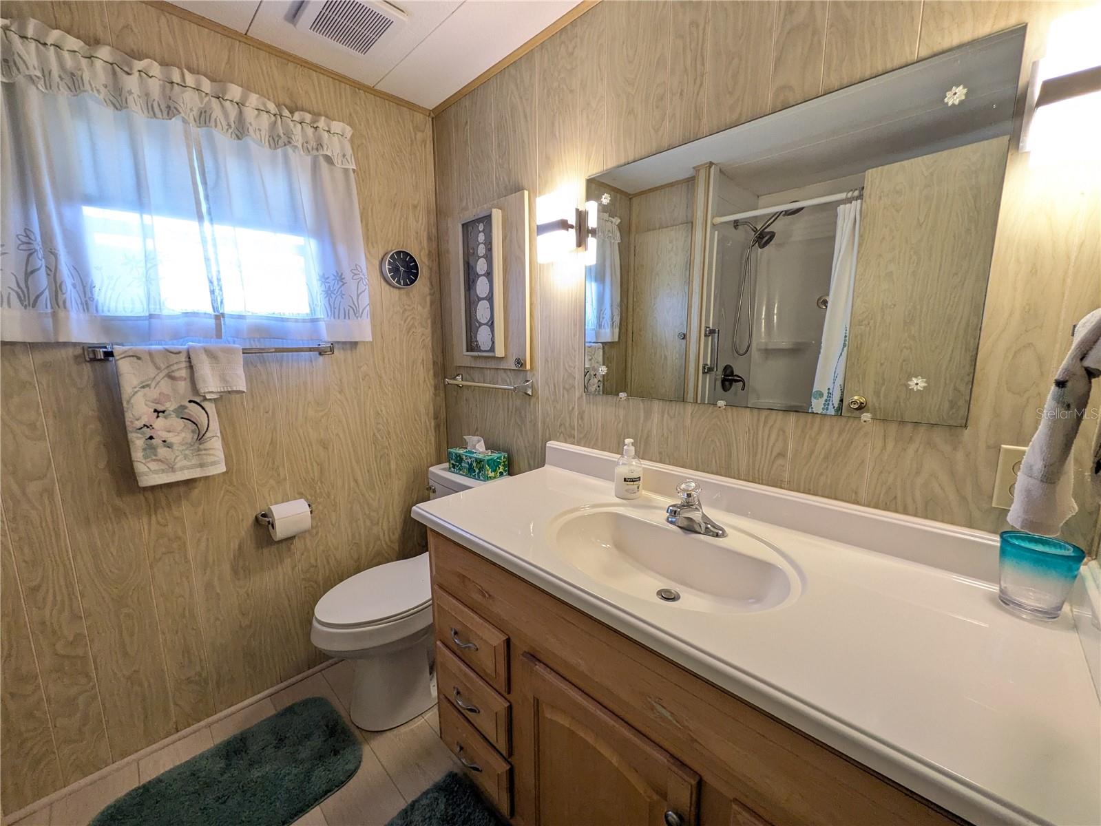 OAKWOOD MANOR - Residential