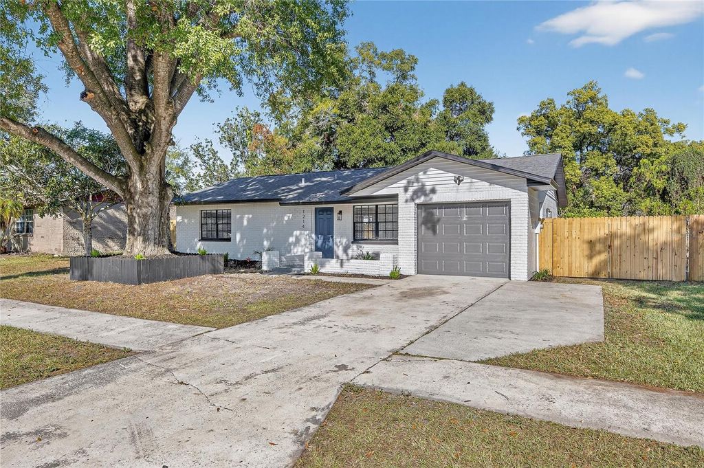 Photo of 1214 Oakhill Street, Seffner, FL 33584 (MLS # TB8456051)