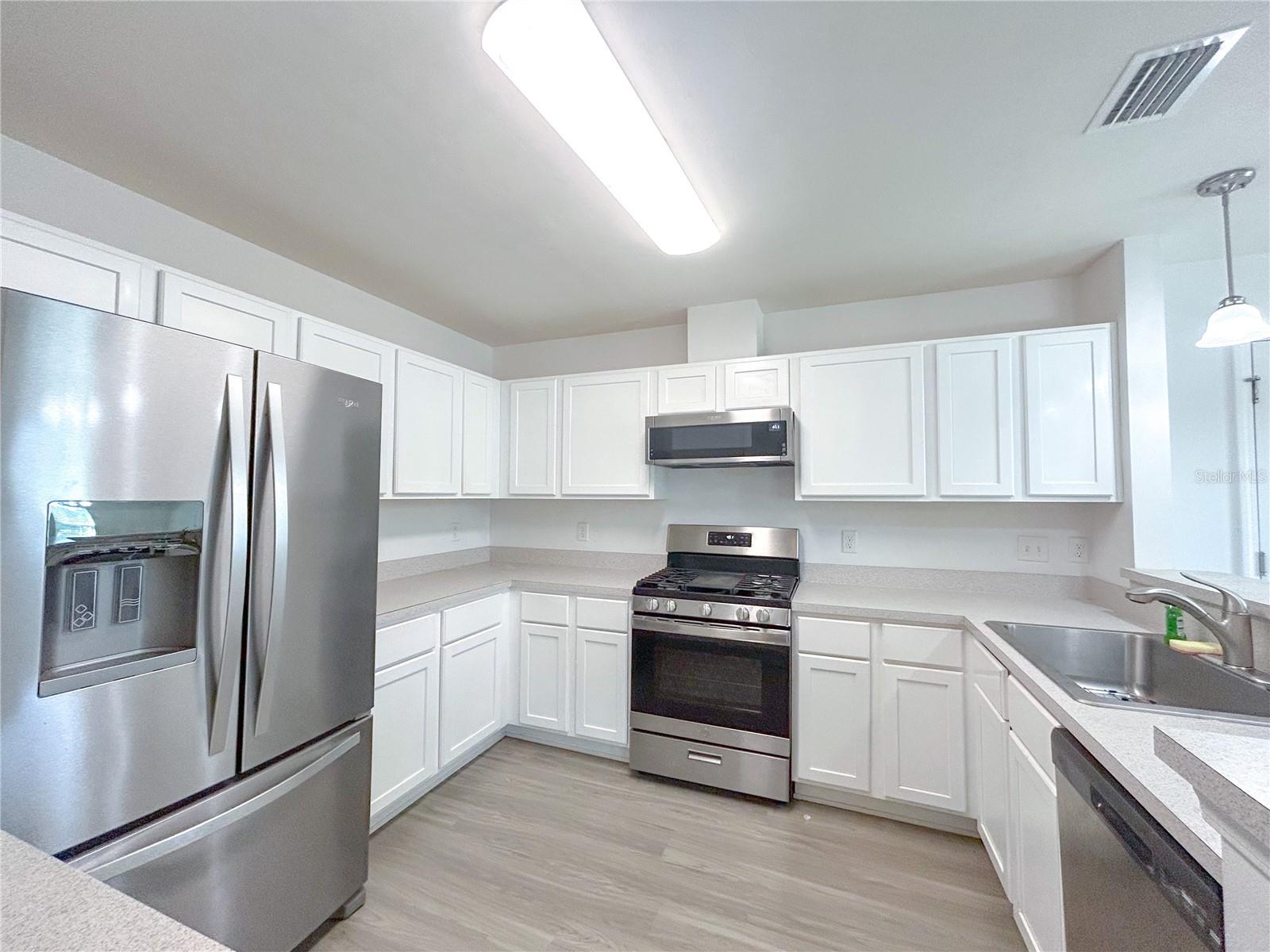 LANAS PLACE - Residential Lease