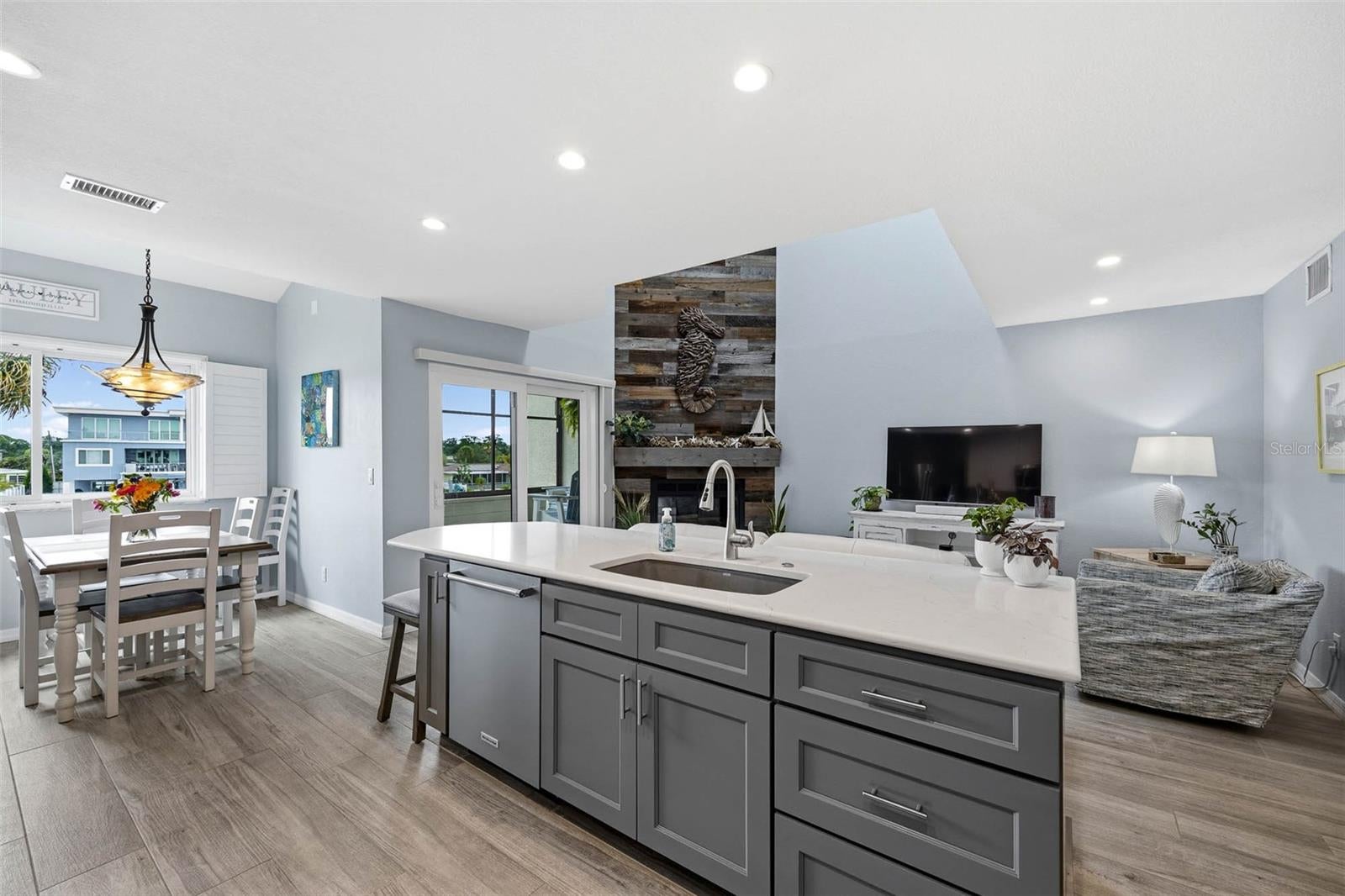 2395 HANOVER DR