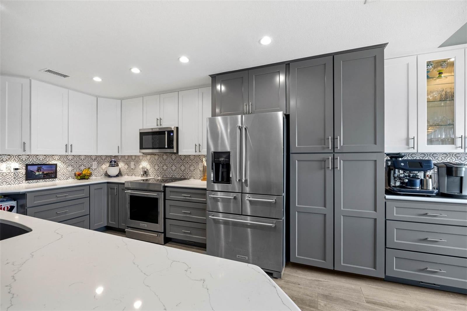 2395 HANOVER DR