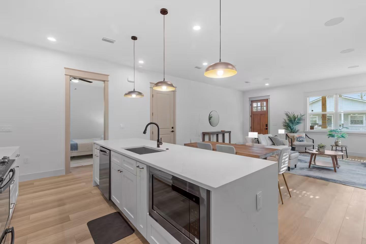 EAST TAMPA BLOCKS 1 TO 40 - Residential Lease