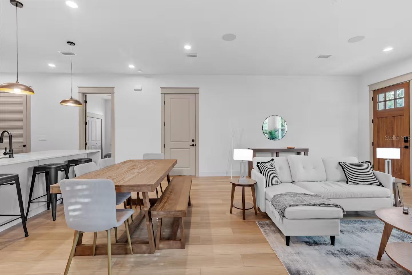 EAST TAMPA BLOCKS 1 TO 40 - Residential Lease