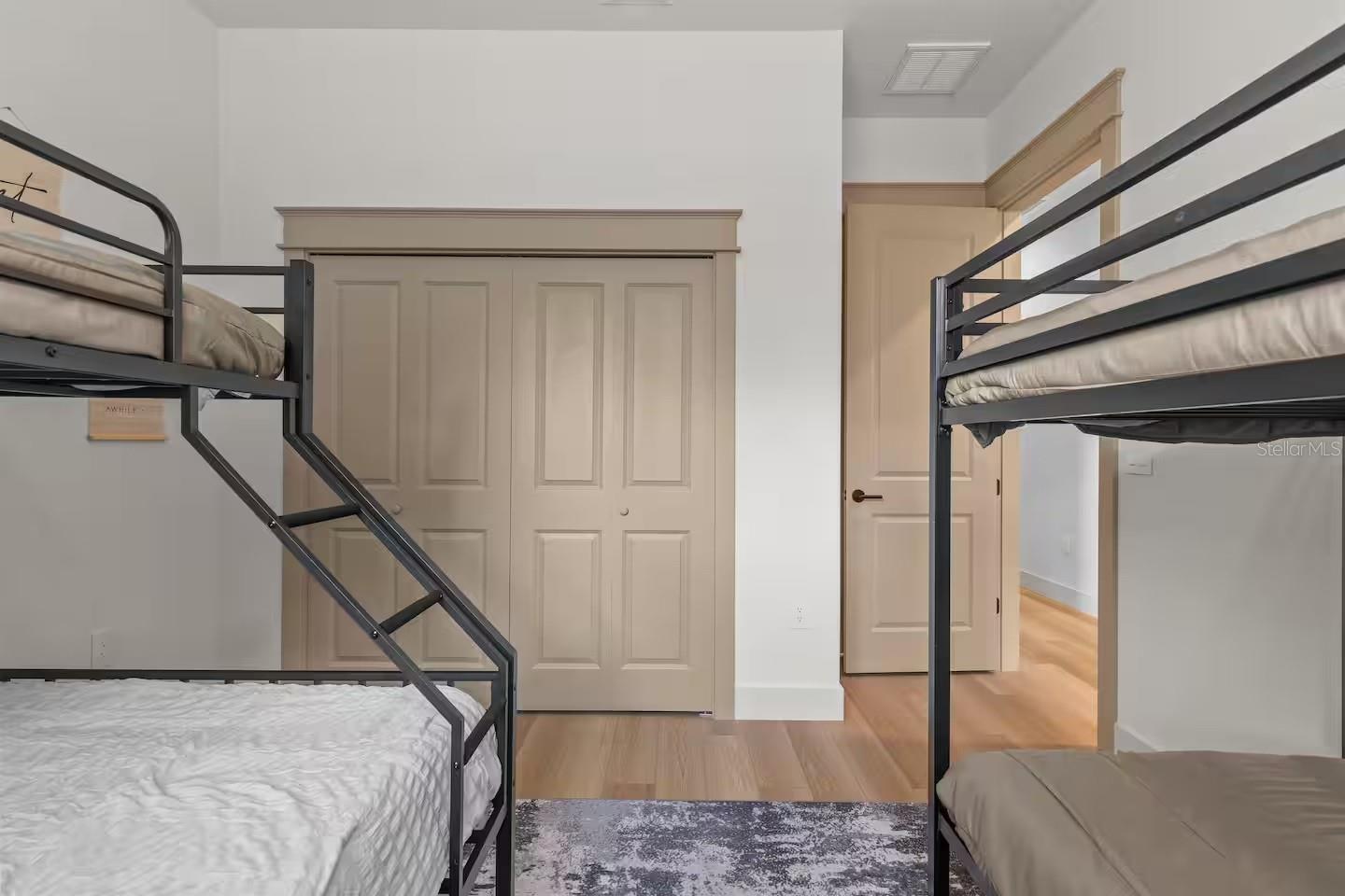 EAST TAMPA BLOCKS 1 TO 40 - Residential Lease