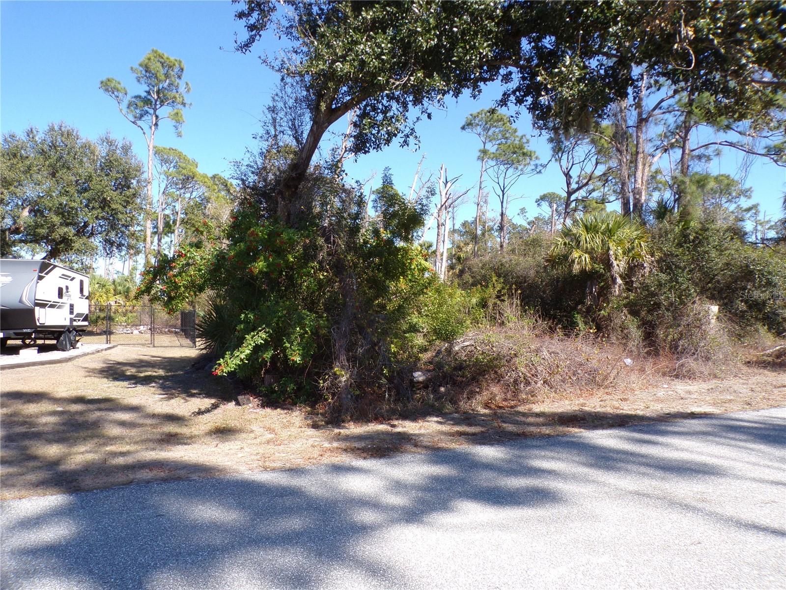 PORT CHARLOTTE SUB 33 - Land