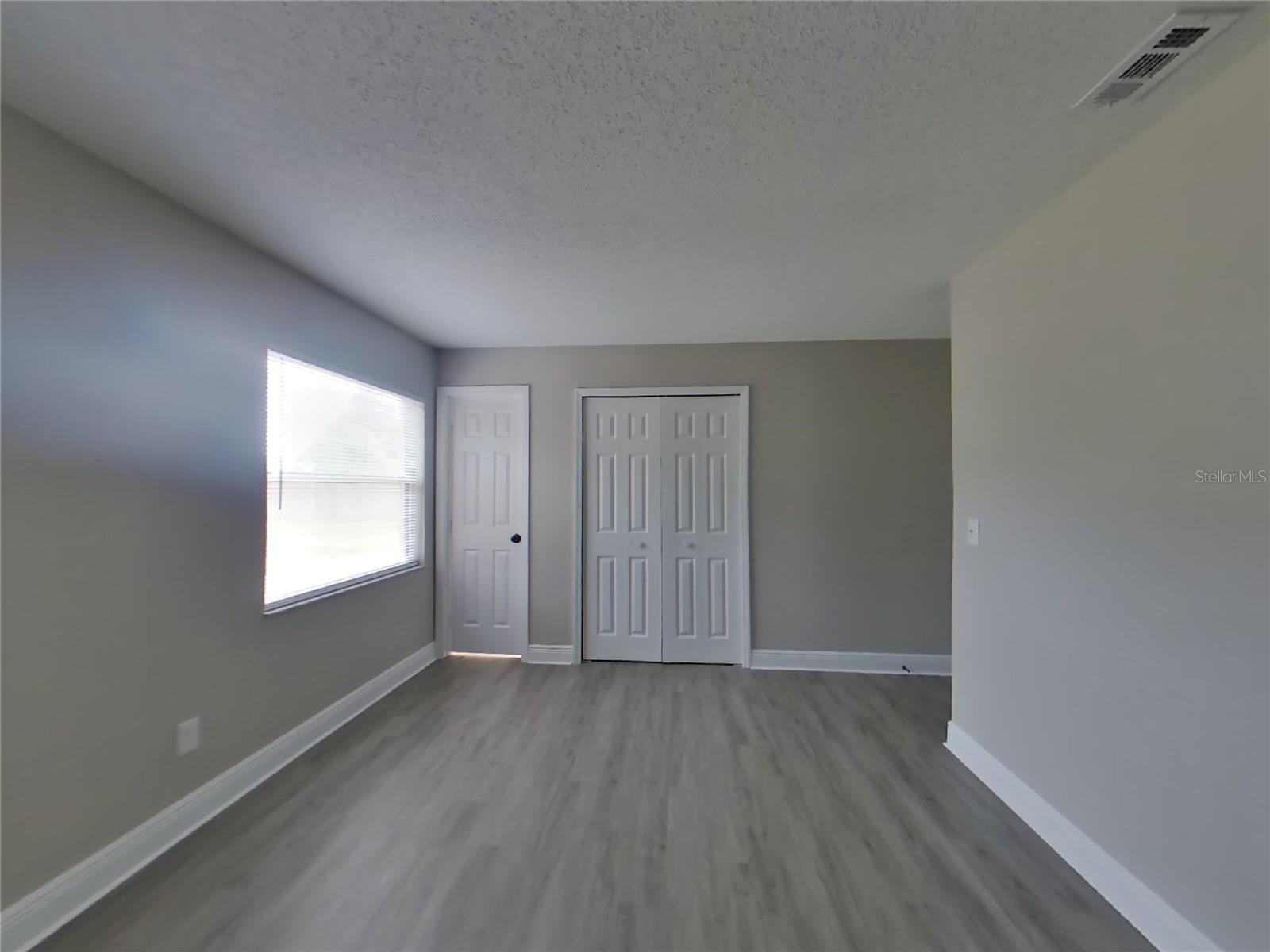 DELTONA LAKES UNIT 05 - Residential Lease