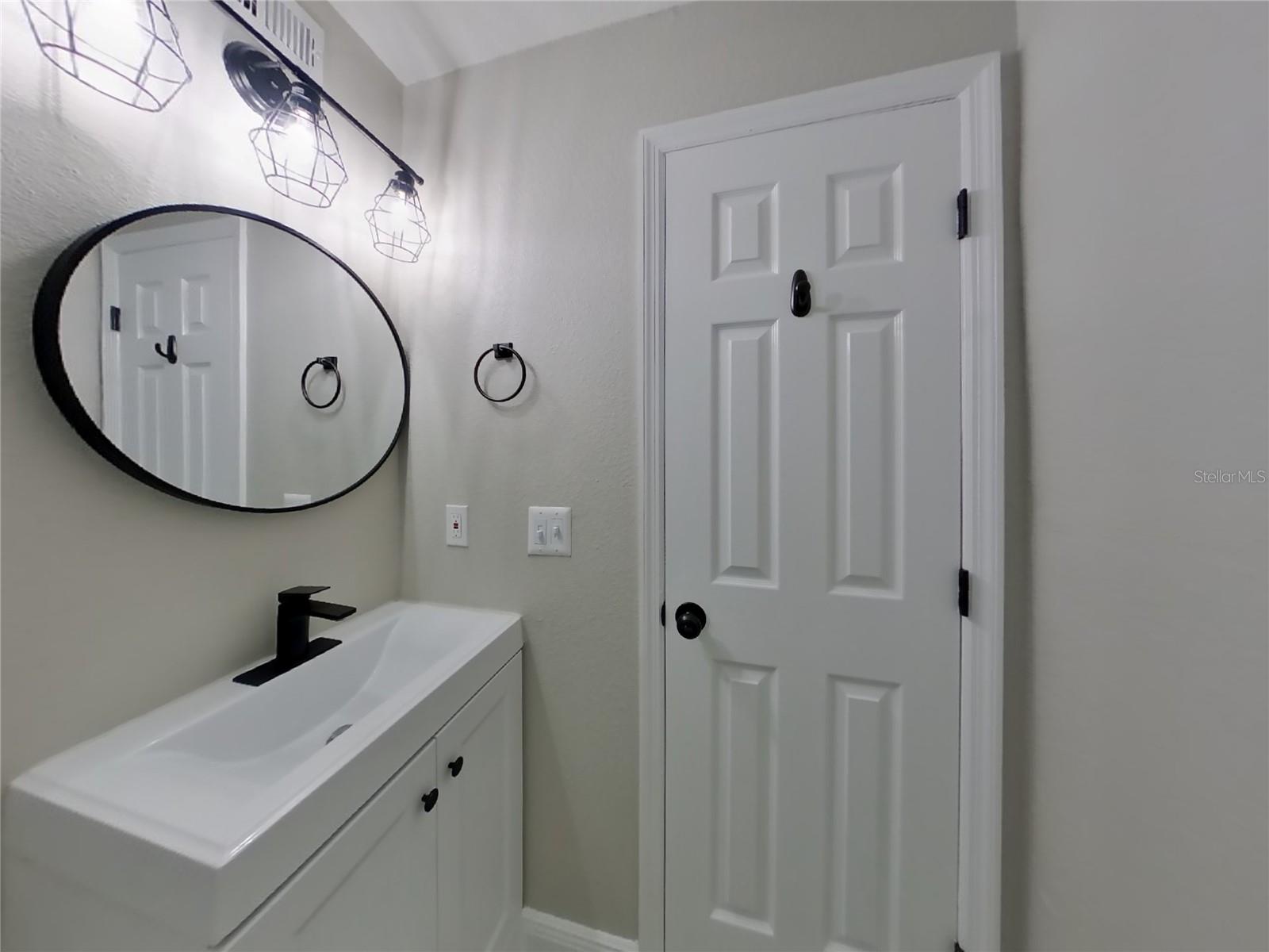 DELTONA LAKES UNIT 05 - Residential Lease