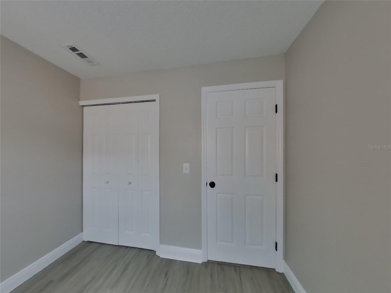 DELTONA LAKES UNIT 05 - Residential Lease