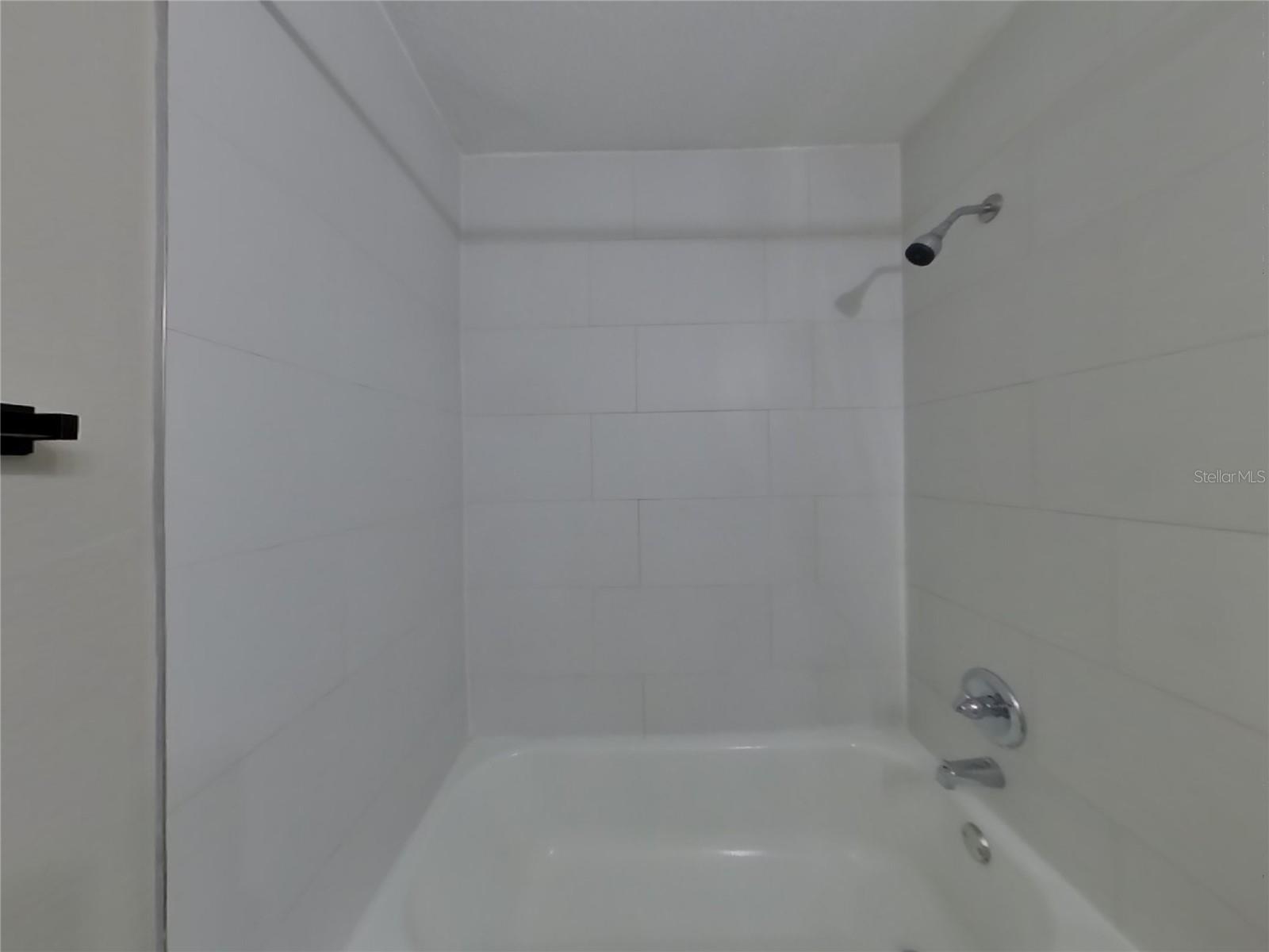 DELTONA LAKES UNIT 05 - Residential Lease