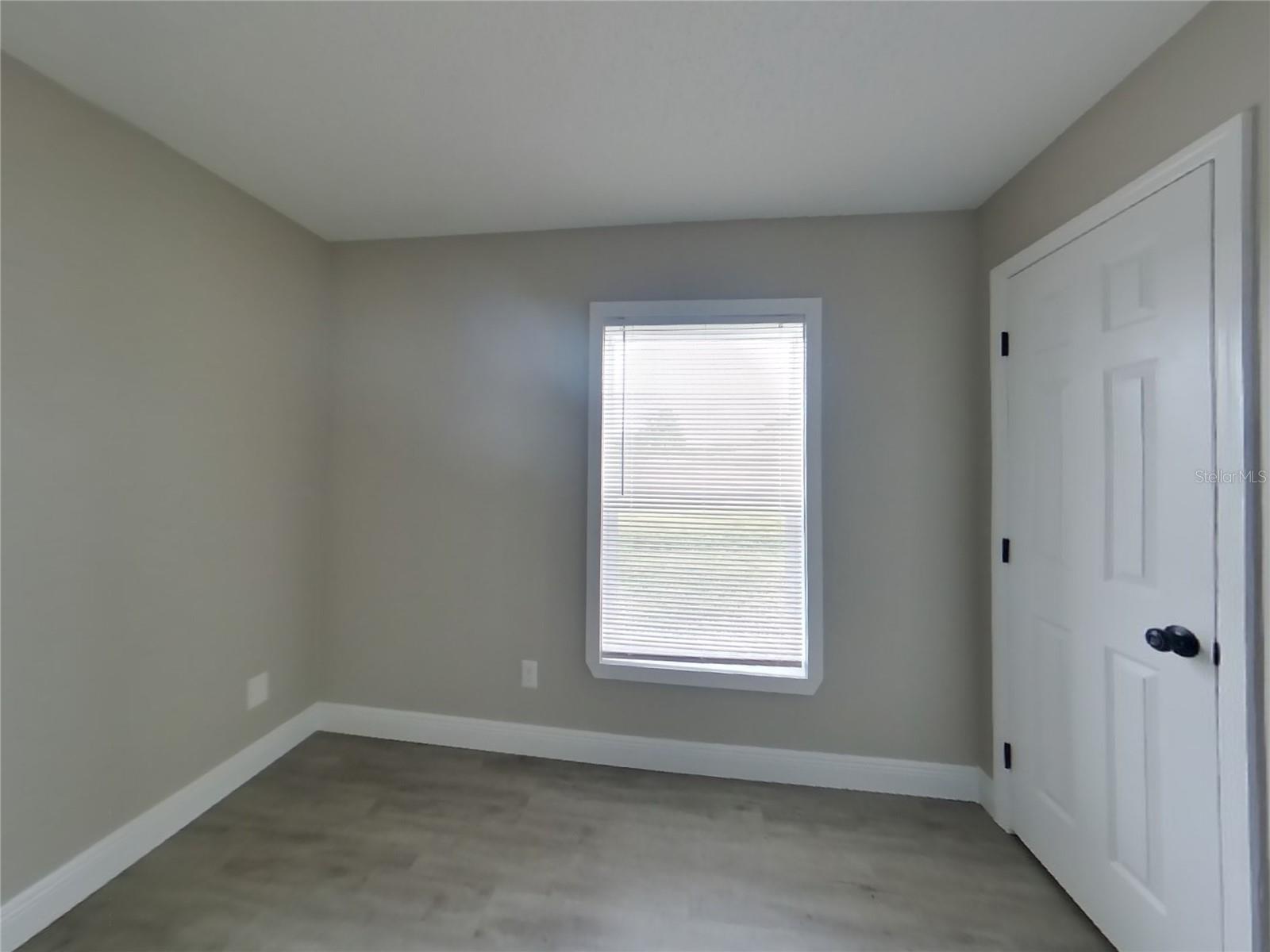 DELTONA LAKES UNIT 05 - Residential Lease