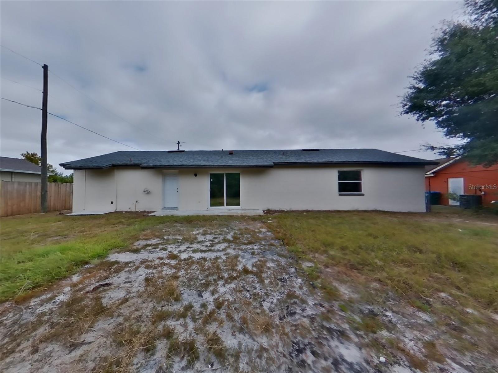 DELTONA LAKES UNIT 05 - Residential Lease