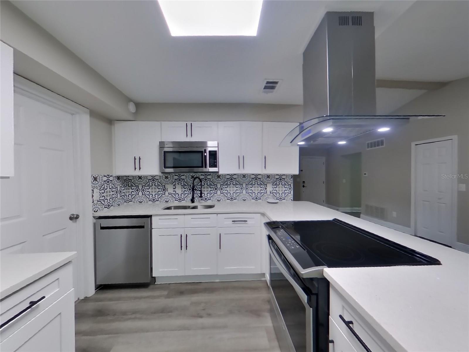 DELTONA LAKES UNIT 05 - Residential Lease