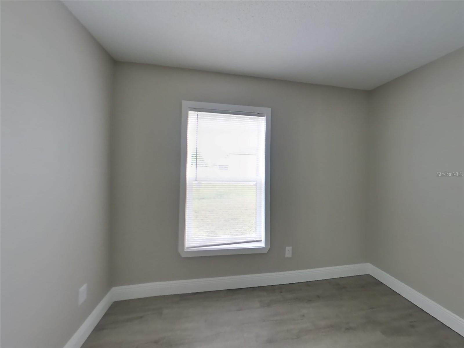 DELTONA LAKES UNIT 05 - Residential Lease