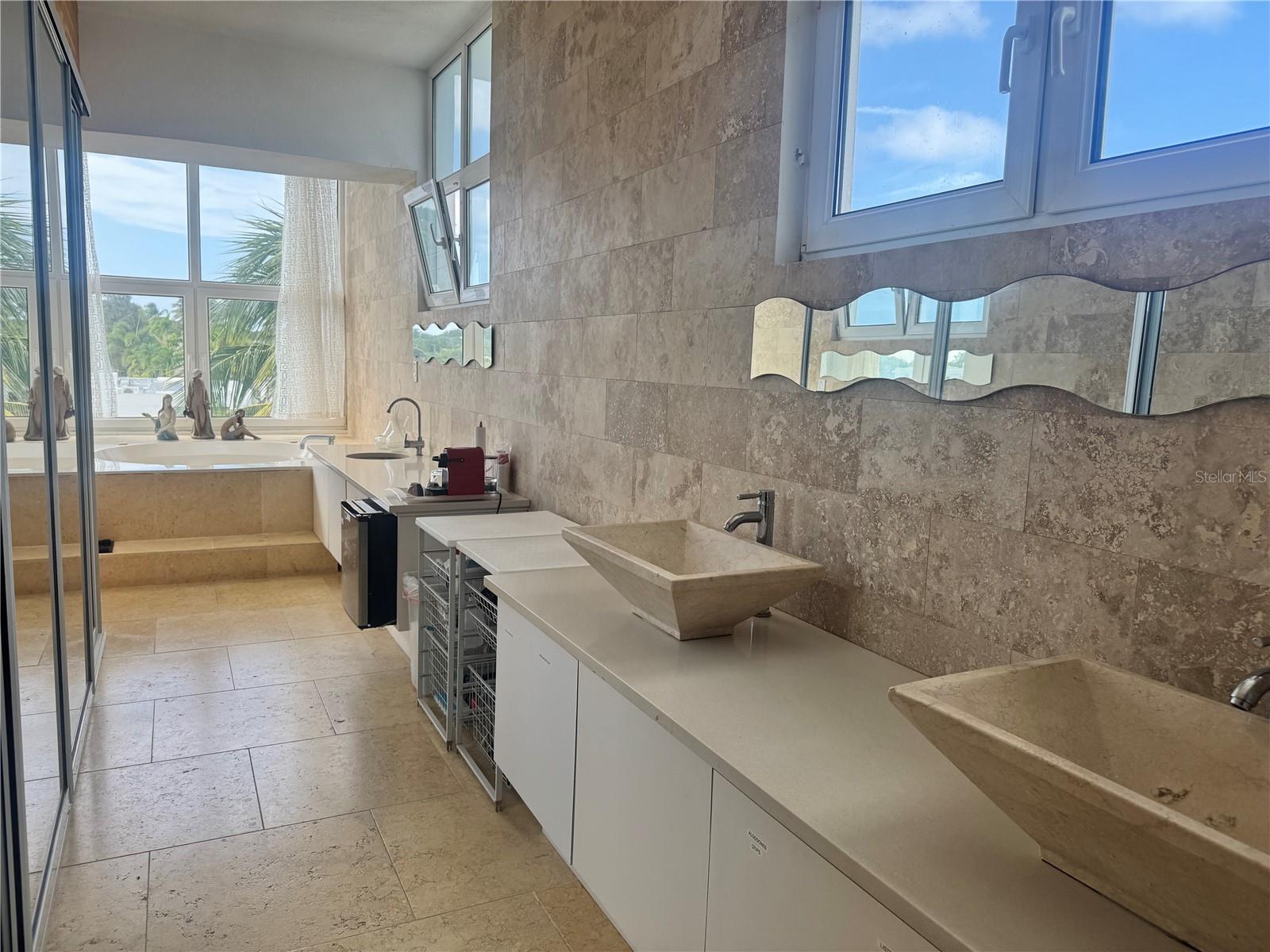 VISTA MAR MARINA ESTE - Residential