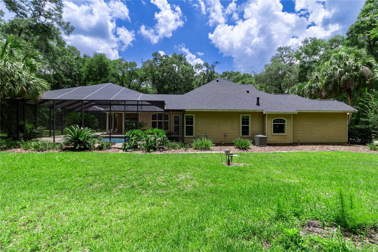 SHANNON WOODS - Residential Lease