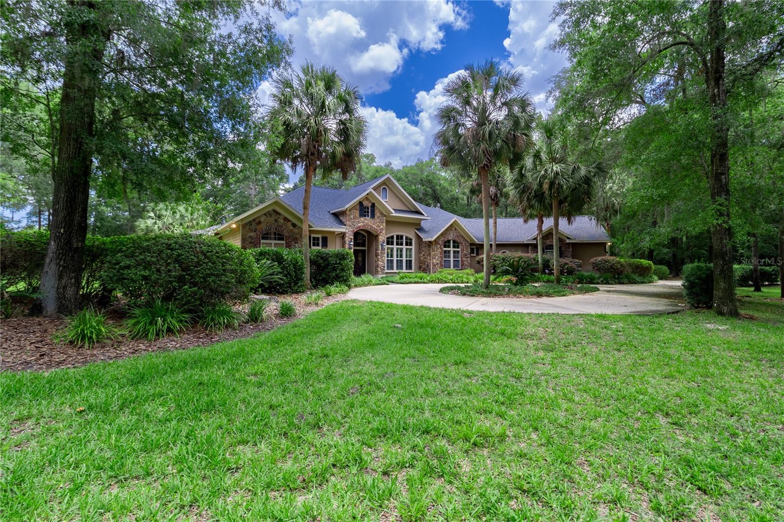 SHANNON WOODS - Residential Lease