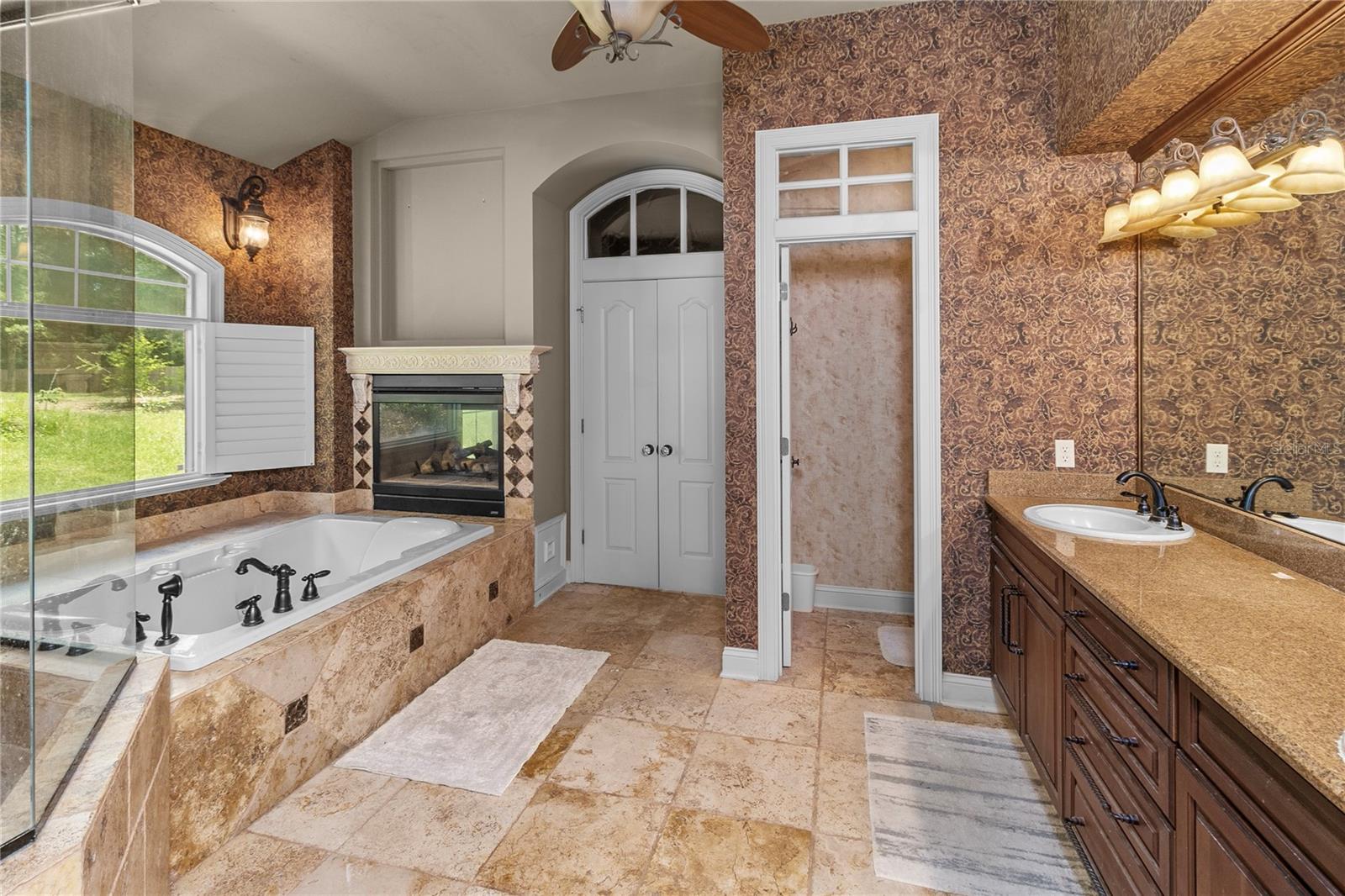 SHANNON WOODS - Residential Lease