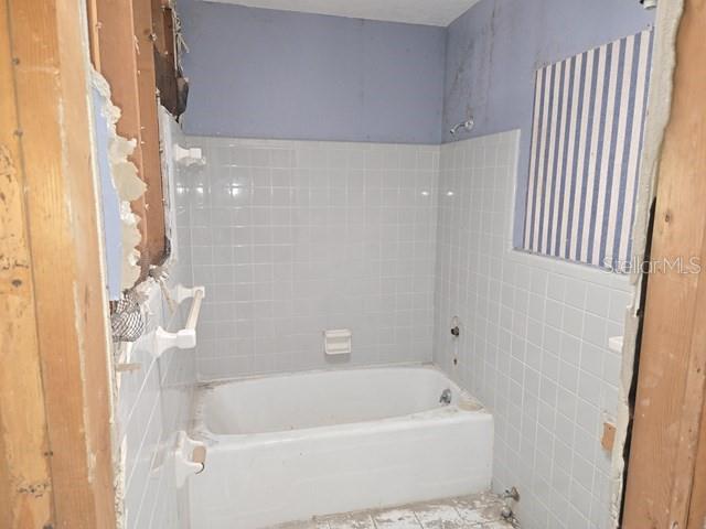 TOWN & COUNTRY ESTATES - Residential