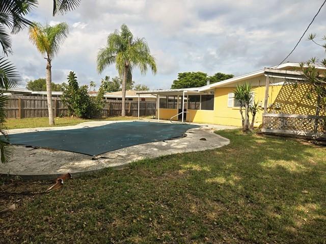 TOWN & COUNTRY ESTATES - Residential