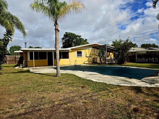 TOWN & COUNTRY ESTATES - Residential