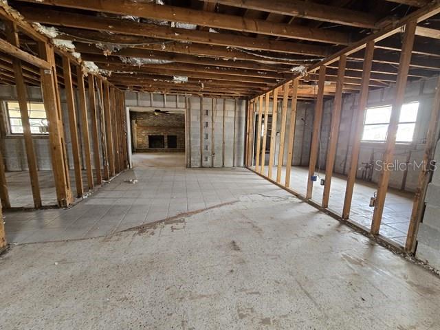 TOWN & COUNTRY ESTATES - Residential