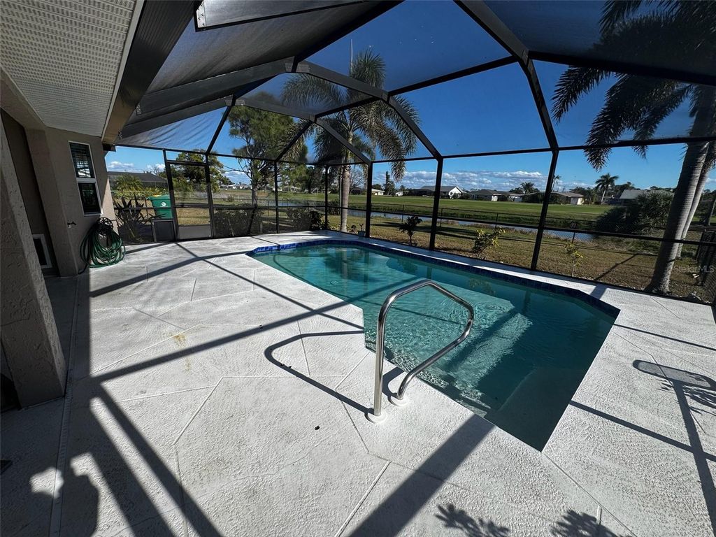 Photo of 7 Oakland Hills Court, Rotonda West, FL 33947 (MLS # C7520007)