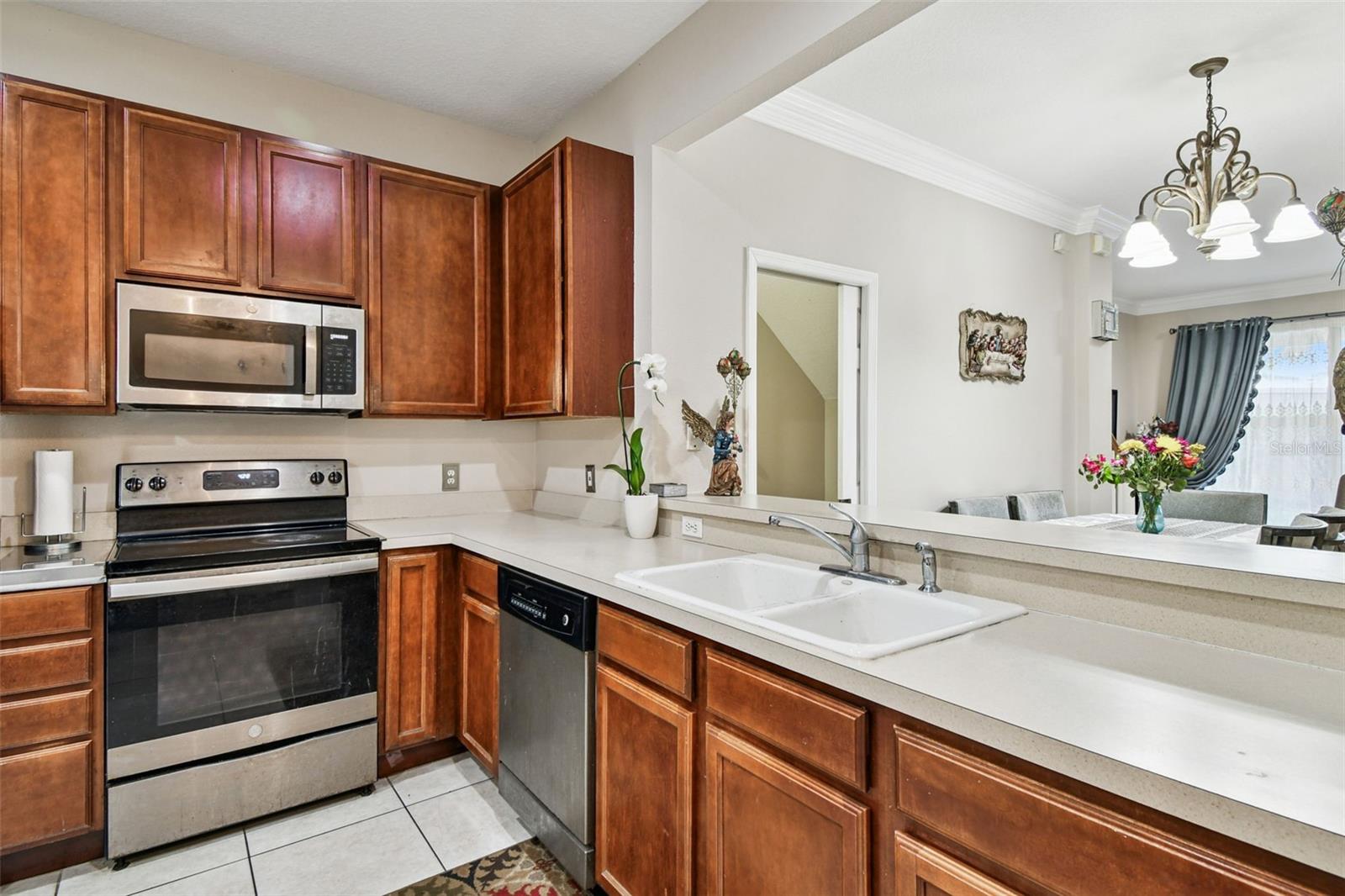 COVERED BRIDGE TWNHMS - Residential