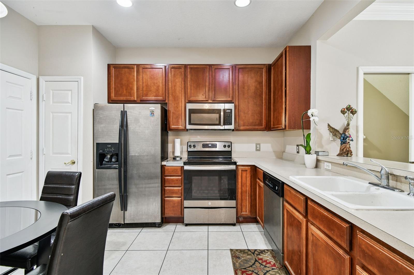 COVERED BRIDGE TWNHMS - Residential