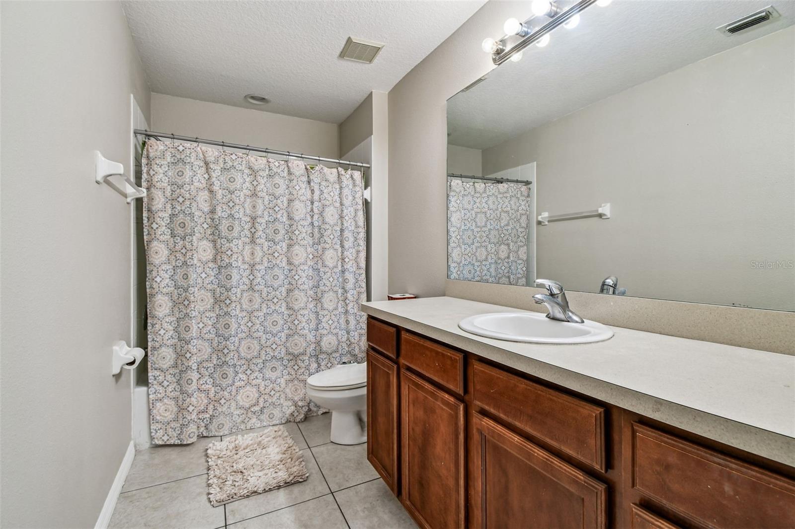 COVERED BRIDGE TWNHMS - Residential