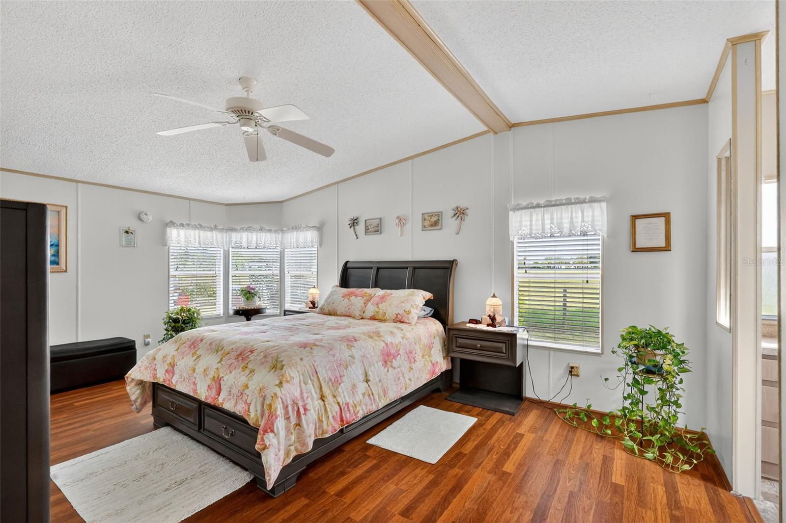 TAVARES FOX RUN MOBILE HOME - Residential