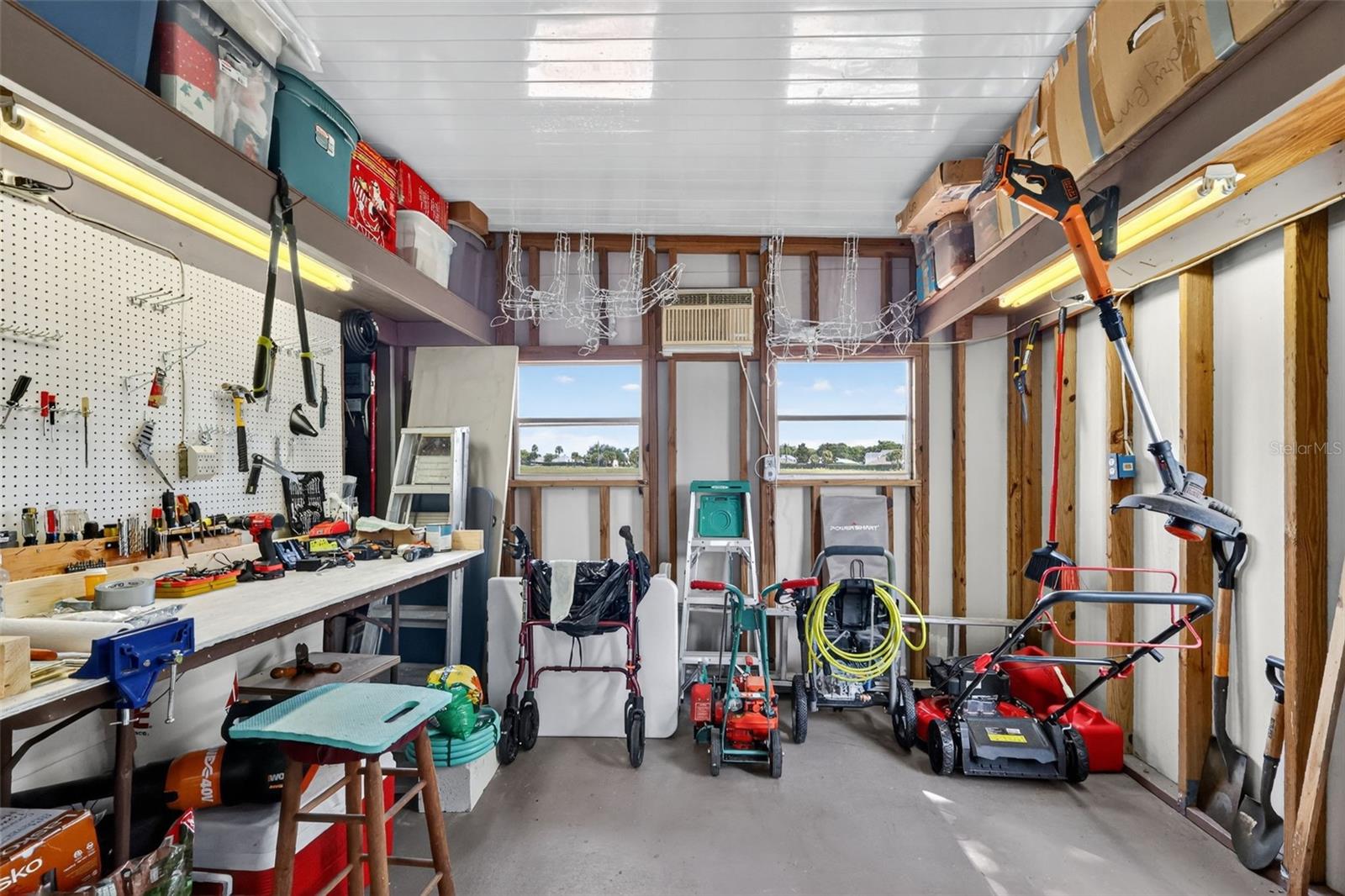 TAVARES FOX RUN MOBILE HOME - Residential