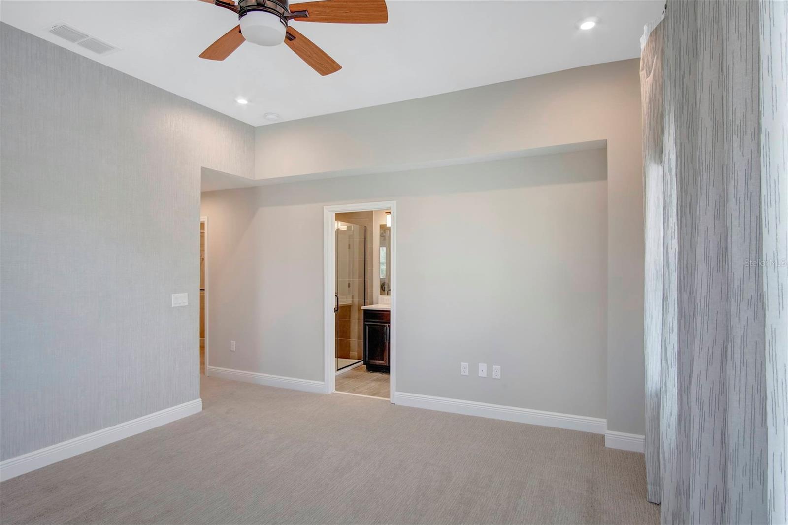 RANDAL WALK - Residential Lease