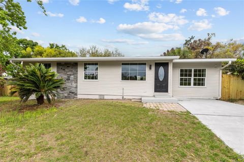 Photo of 1130 Carlson Drive, Orlando, FL 32804 (MLS # O6390270)