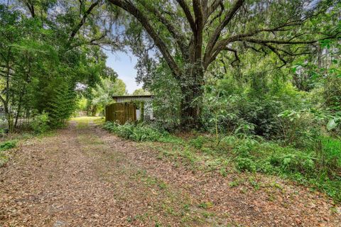 A home in PLANT CITY