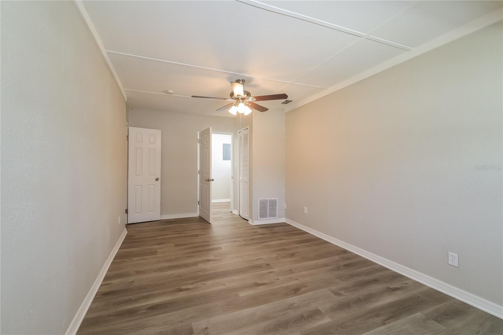 RICHMOND HEIGHTS UNIT 04 - Residential Lease