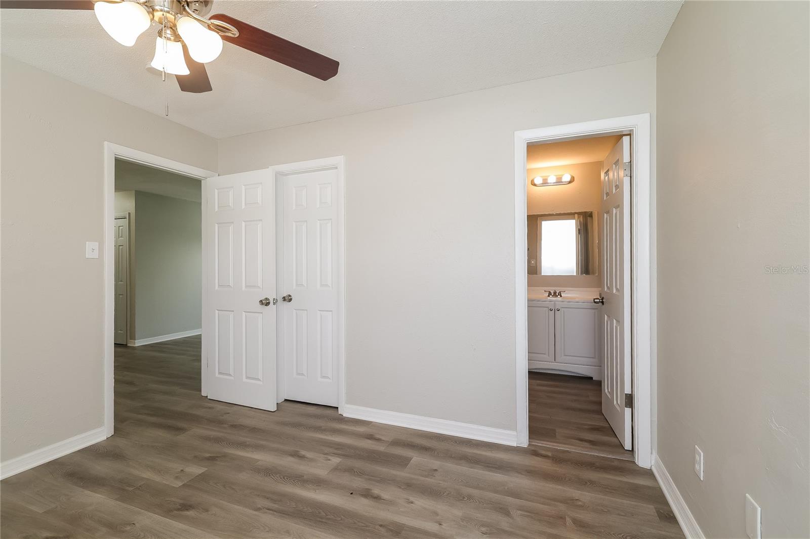 RICHMOND HEIGHTS UNIT 04 - Residential Lease