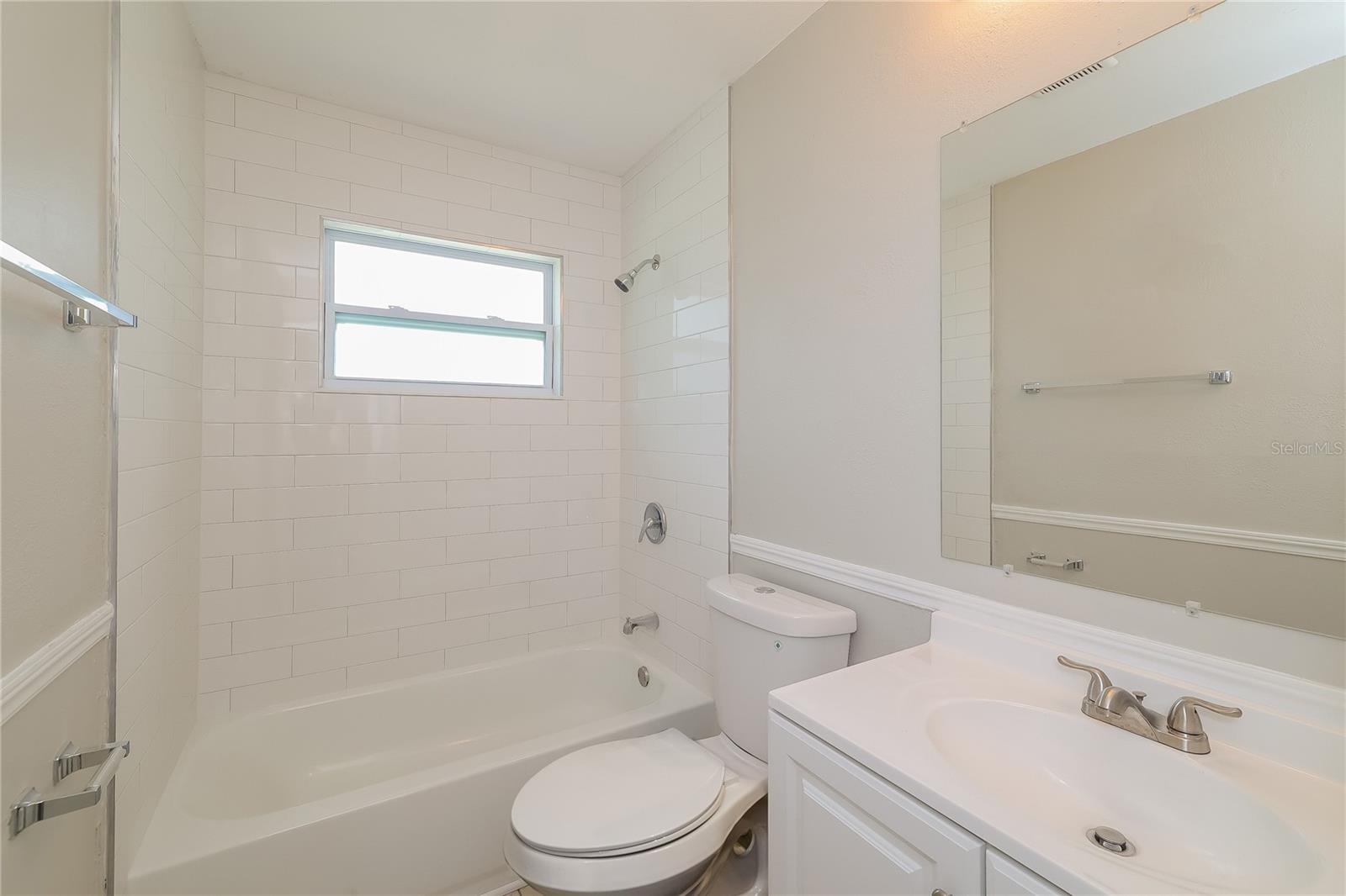 RICHMOND HEIGHTS UNIT 04 - Residential Lease