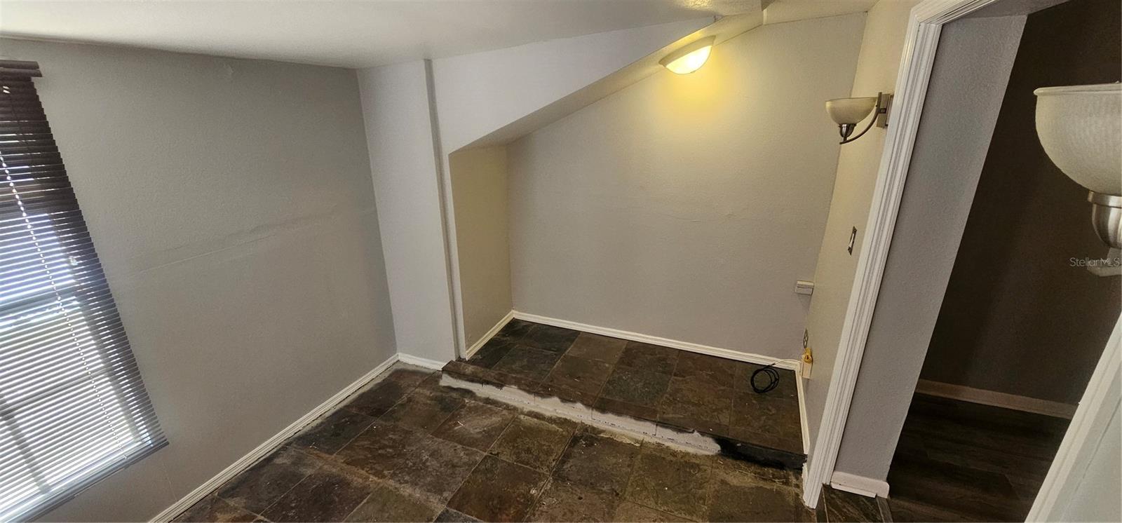 CARROLLWOOD SPRGS CLUSTER HMS - Residential