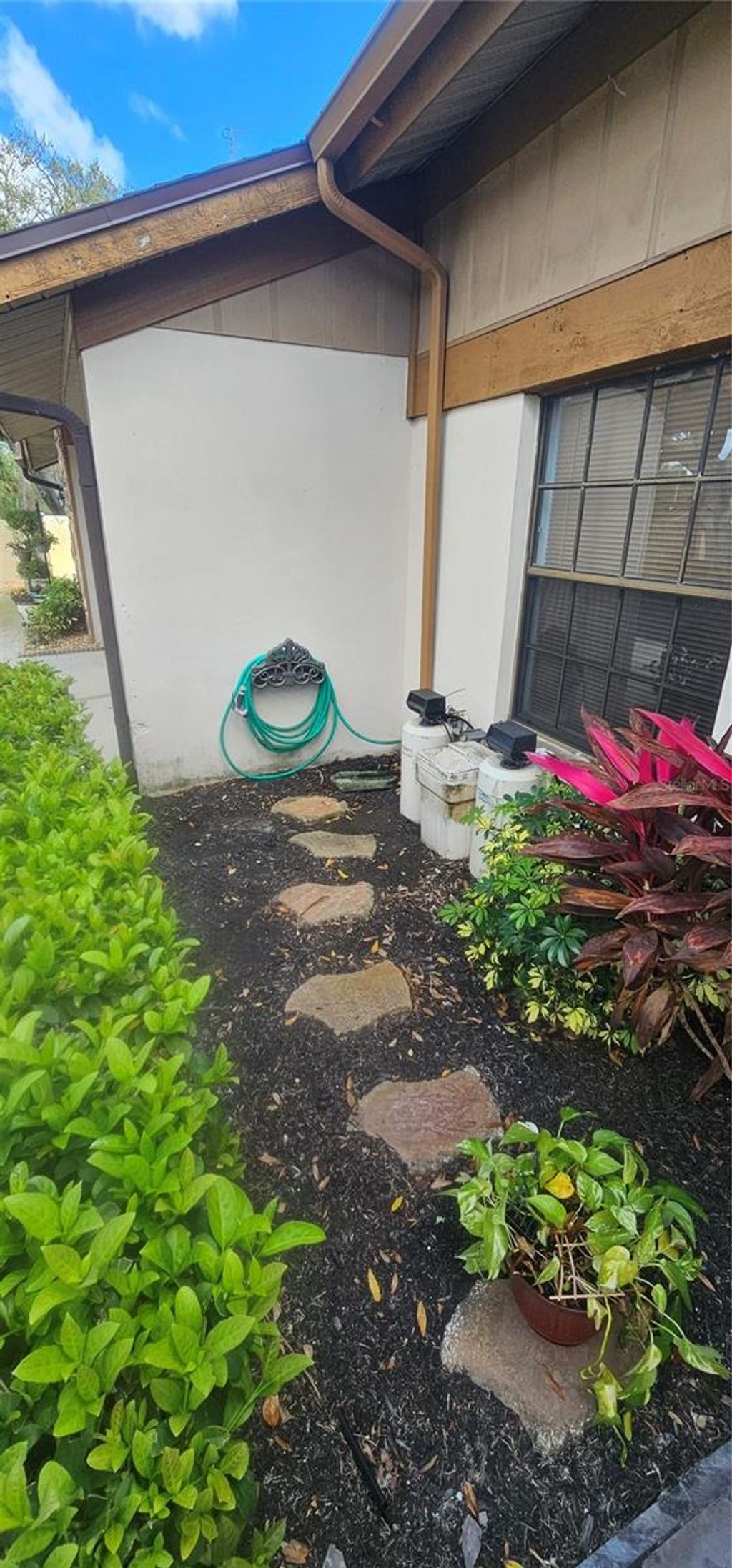 Photo of 4075 Shoreside Circle, Tampa, FL 33624 (MLS # O6387759)